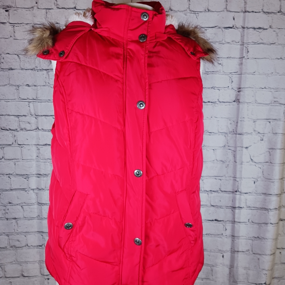 Women's Red Hooded Green Tea Puffer Vest  Faux Fur Lining Size XL